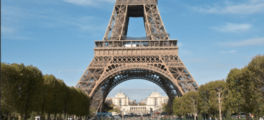 Troisième jour de grève à la Tour Eiffel contre la gestion financière du monument