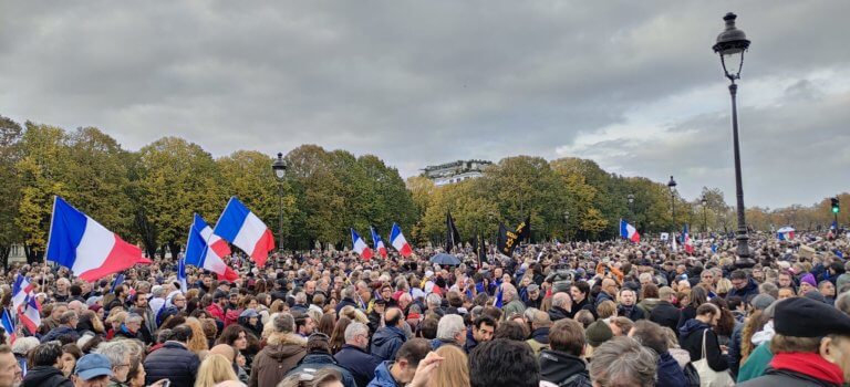 Plus de 100 000 citoyens ont marché contre l’antisémitisme à Paris