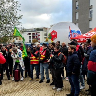 À Gentilly, les salariés se mobilisent contre l’externalisation de Sanofi