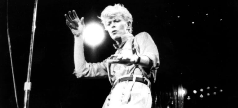 Paris inaugure la première rue David Bowie de France