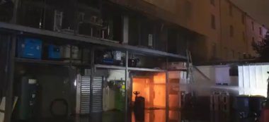 Incendie dans un entrepôt alimentaire à Choisy-le-Roi