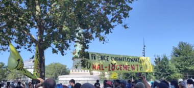 Paris : des sans-abris ont occupé la place de la Bastille