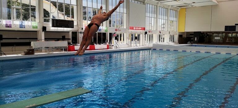 La piscine de Montreuil rouvre après un an et demi de travaux