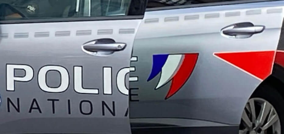 Châtillon : un corps calciné retrouvé dans le coffre d'une voiture brûlée