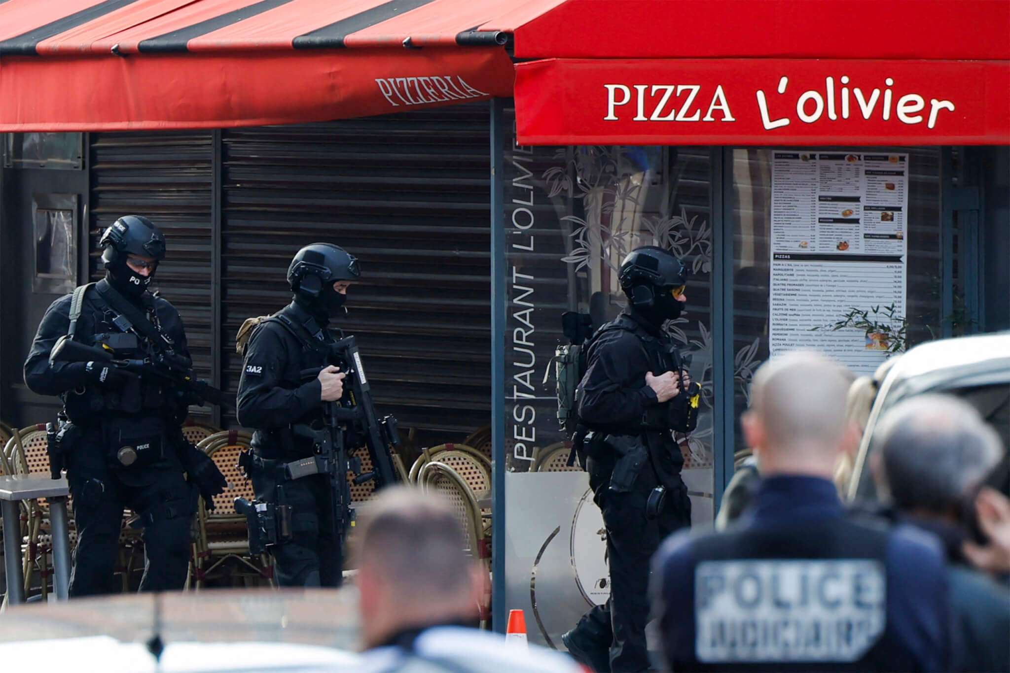 Prise d'otage à Issy-les-Moulineaux, un homme retranché dans le restaurant de son père