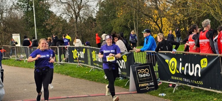 Courir contre les violences envers les femmes en Val-de-Marne : participation record à la Mirabal, et de plus en plus d’hommes