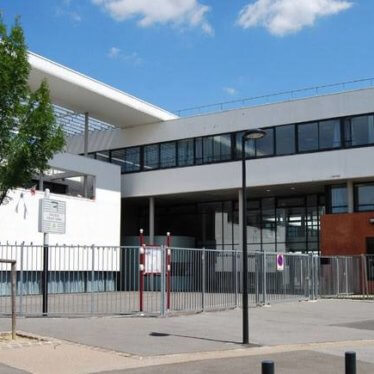 À Stains, l’émoi après la chute d’une fenêtre sur une employée du collège Joliot-Curie