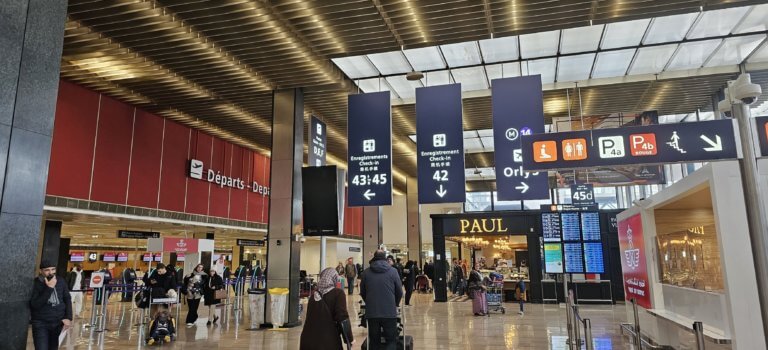 ADP plafonne à la baisse ses investissements dans les aéroports parisiens en 2025